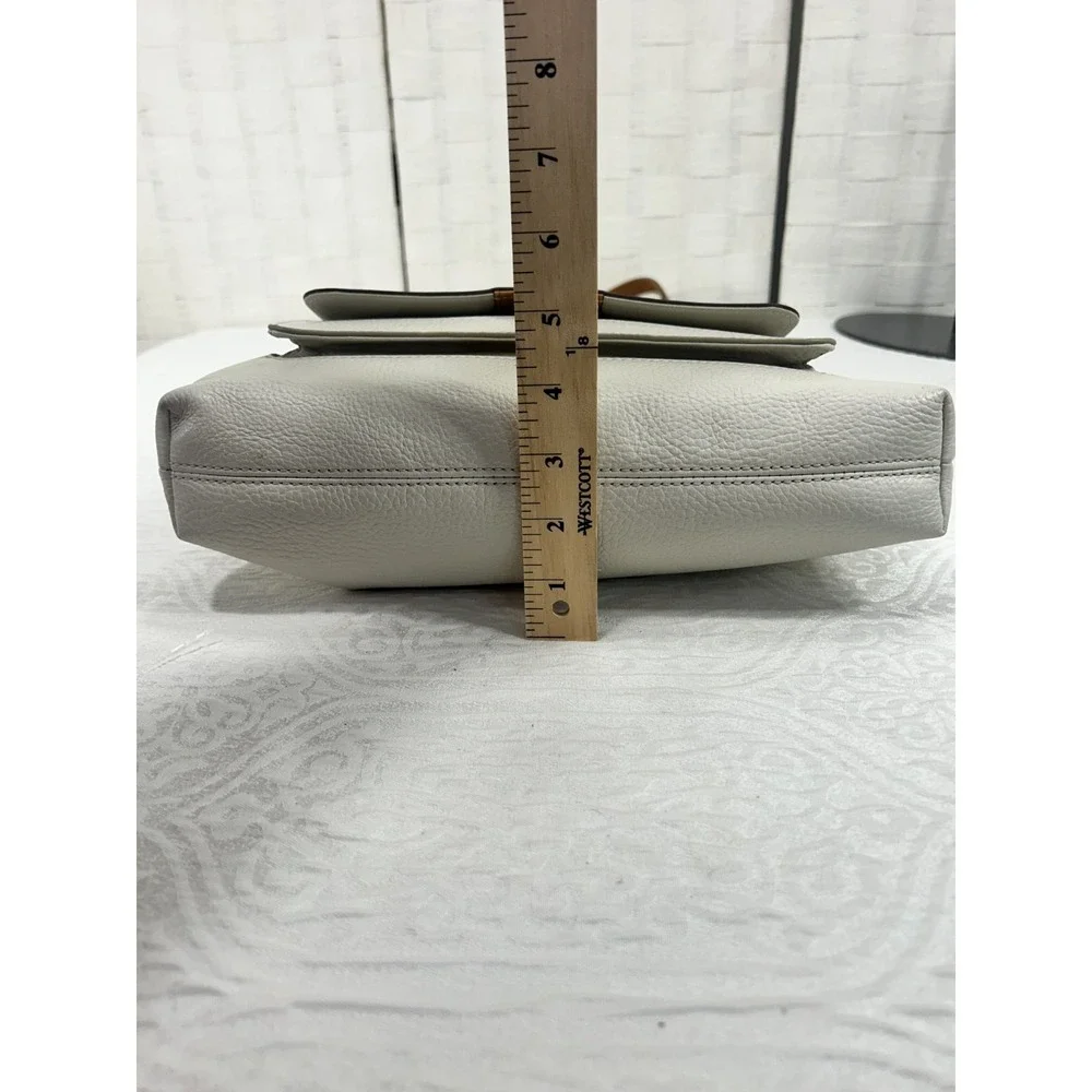 Fossil cream & brown pebbled leather purse zip closure womens